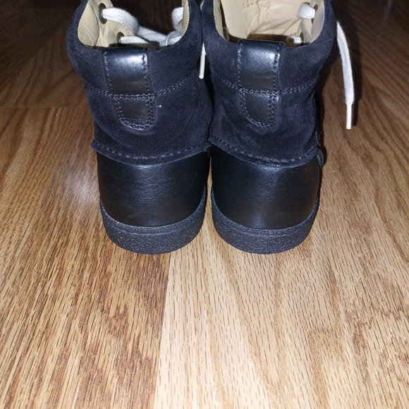 Chanel Sneakers - Picture 4 of 7